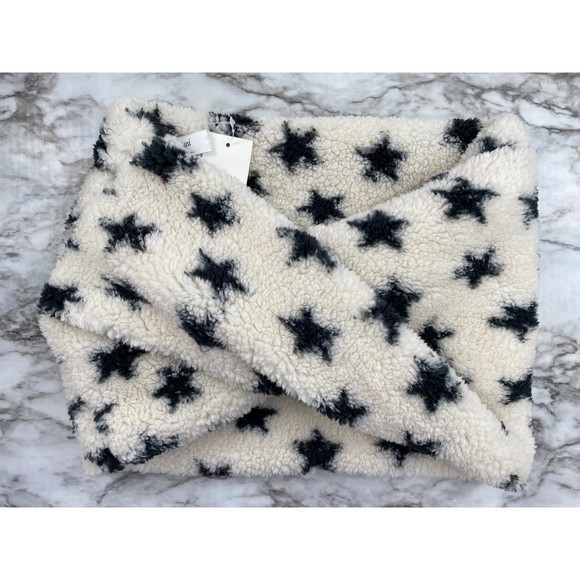 Jenni NWT Twisted Star Print Sherpa Cowl Faux Fur Scarf White & Black OS New - Picture 2 of 7